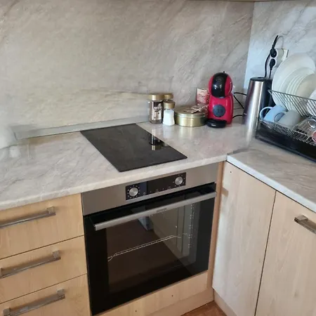 بيت للعطل морски бряг *